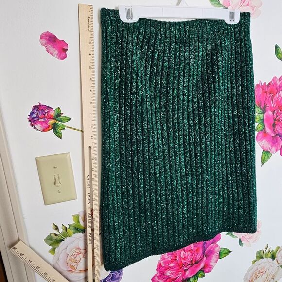 Green Metallic Ribbed Knit skirt Green Holiday Festive Fairycore Forestcore - Picture 4 of 6